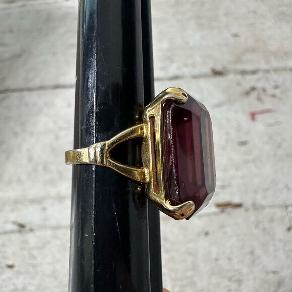 Vintage Avon Smokey Violet Cocktail Ring - Picture 8 of 8